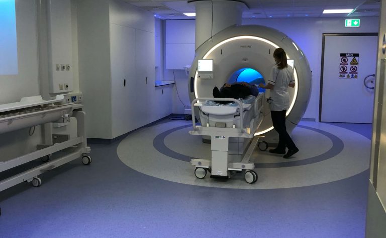 iMRI scanner at University of Nottingham (5)
