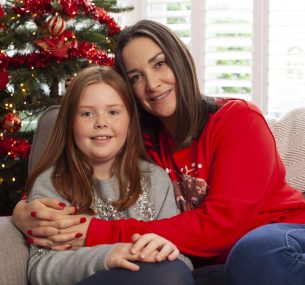 Bella and mum Chrsitmas 2021 ad still 1 min