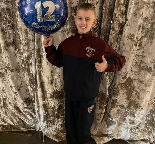 lenny with 12 years old balloon